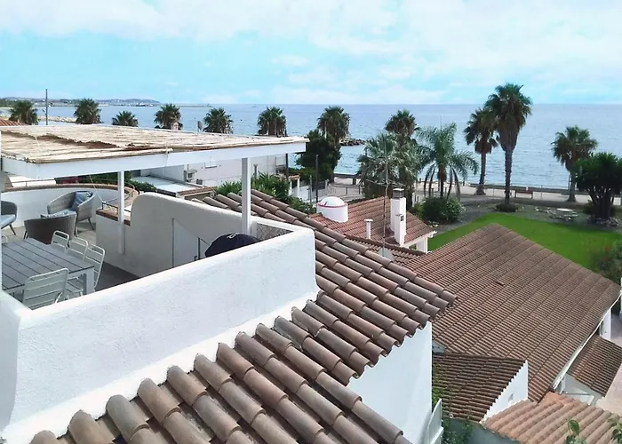 Casa Acacia Mar 펜션 캠브릴스