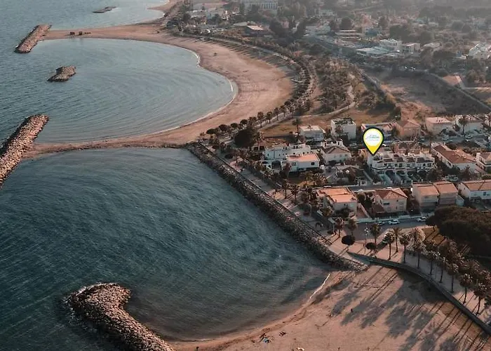 Casa Acacia Mar 펜션 캠브릴스